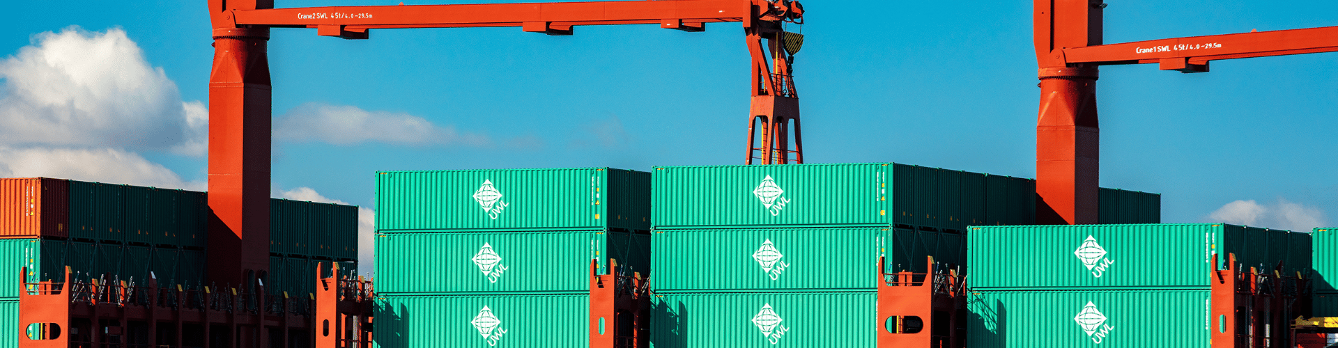 Container vessel under way